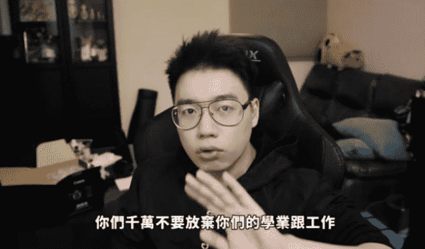 LOL世界冠军法王当众乞讨？一手好牌打烂了，相比FAKER，差距太大